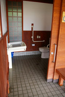 Medium_03　多目的トイレ　入口